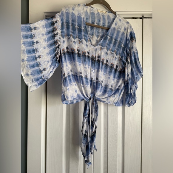 ILLA ILLA crop top, tie front - Picture 2 of 4